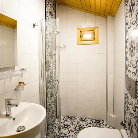 Cosa Zeyrek- At The Heart Of * Provincia di Istanbul
