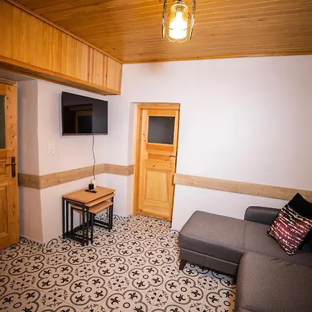 Cosa Zeyrek- At The Heart Of Feriehus