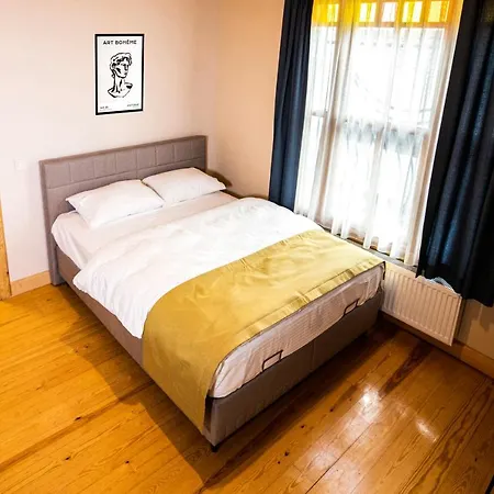 Cosa Zeyrek- At The Heart Of Feriehus