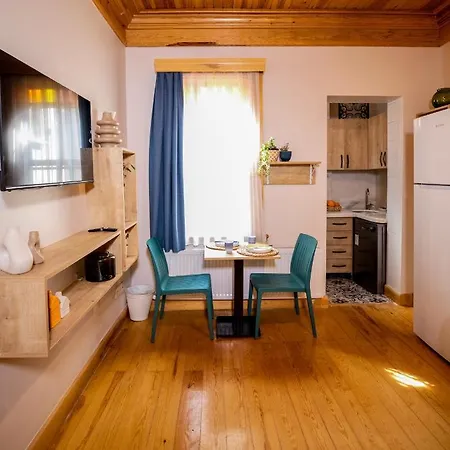 Cosa Zeyrek- At The Heart Of Feriehus
