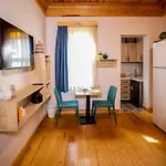 Cosa Zeyrek- At The Heart Of بيت للعطل